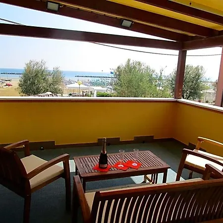 Primavera Hotel 2*