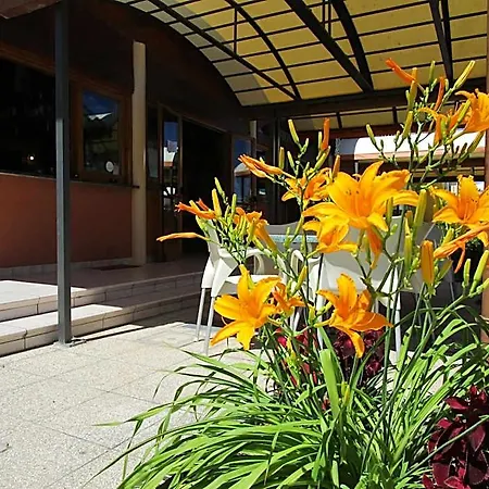 Primavera Hotel